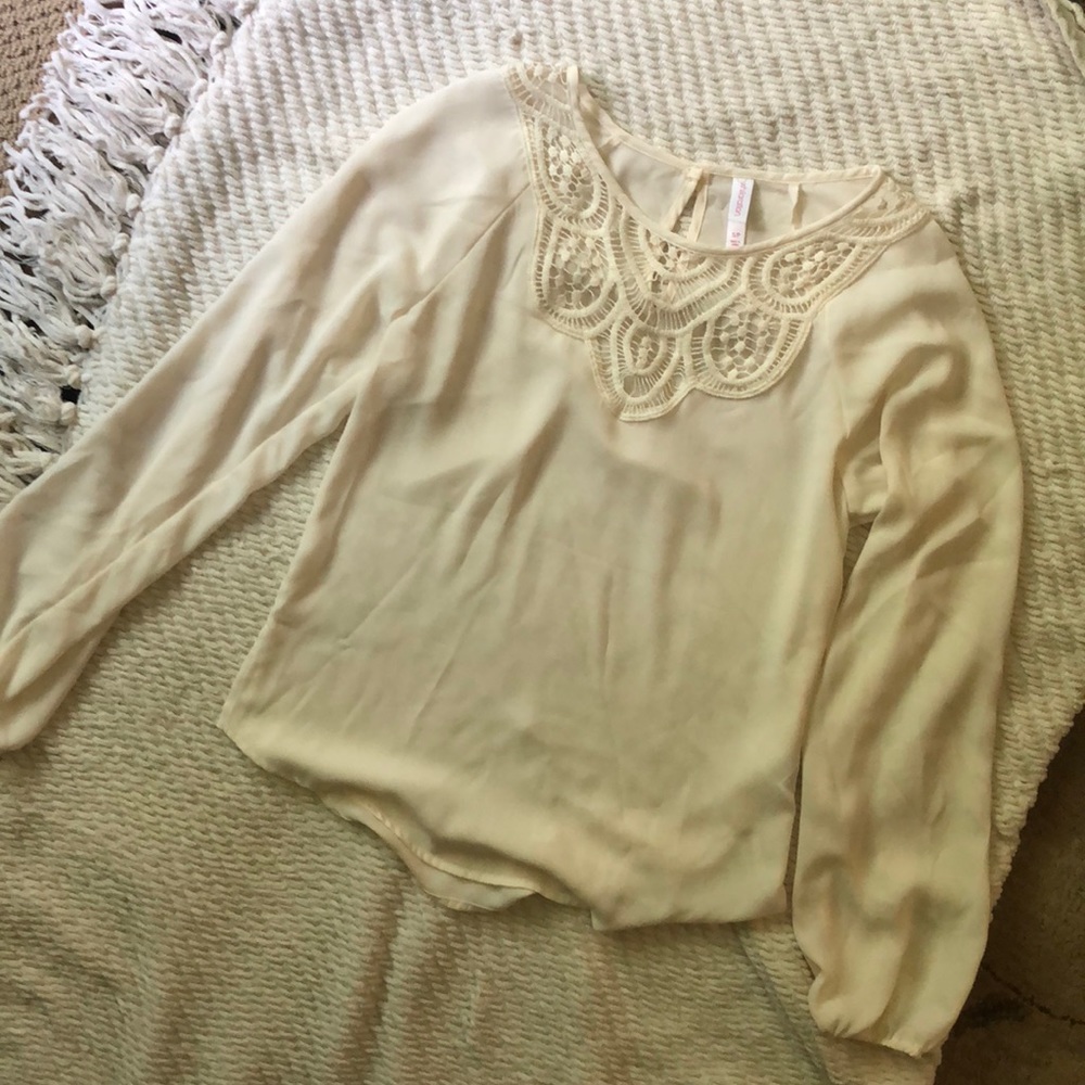 Xhiliration Brand Cream Bell-Sleeve Top